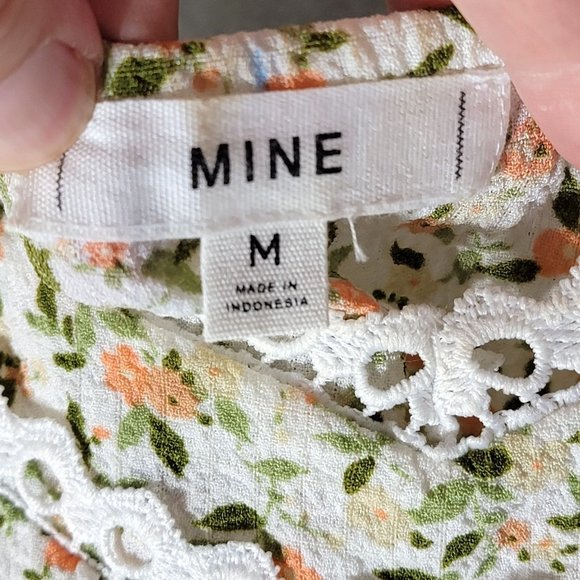 Mine Boho Crochet Flutter Sleeve Top sz M Delicate Floral Gathered Cottagecore - Picture 7 of 10